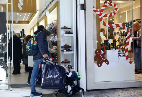 Μείωση τζίρου τον εμπορικών καταστημάτων στην Θεσσαλονίκη τα Χριστούγεννα meiosi-tzirou-stin-agora-tis-thessalonikis-tis-giortes